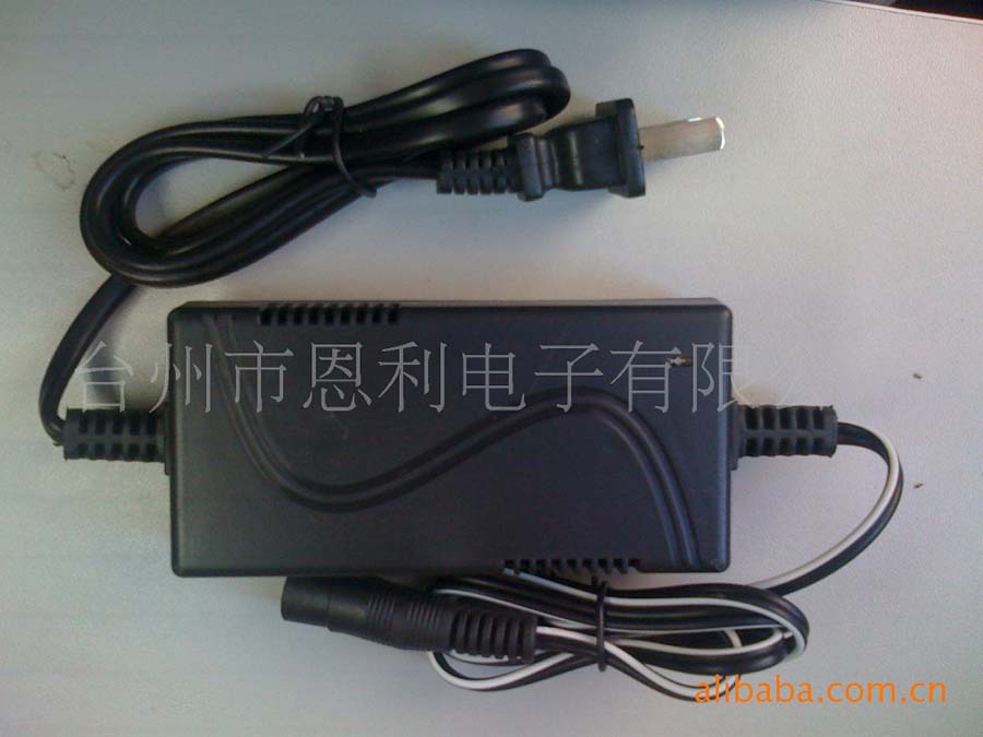 12V/2A电动喷雾器充电器图片